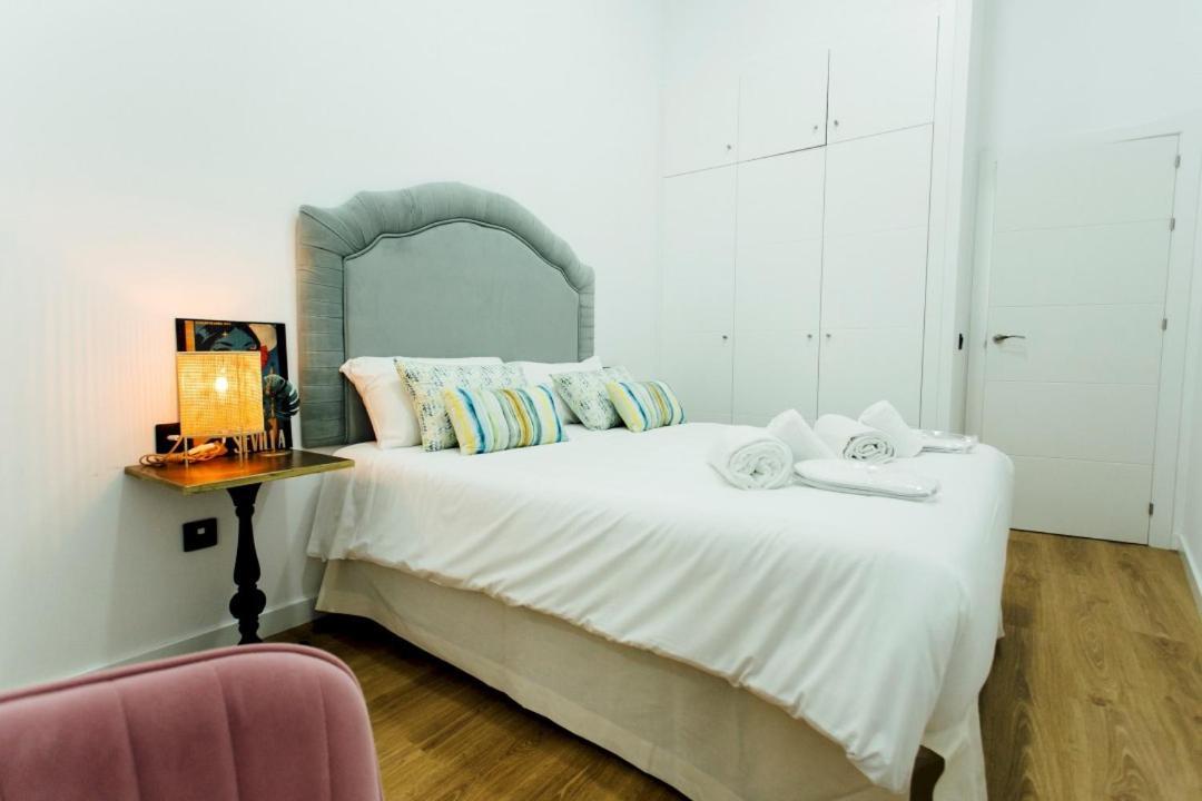 Modern With Seasonal Swimming Pool- 1Bd 1Bth- Goyeneta Apartment Seville Exterior photo