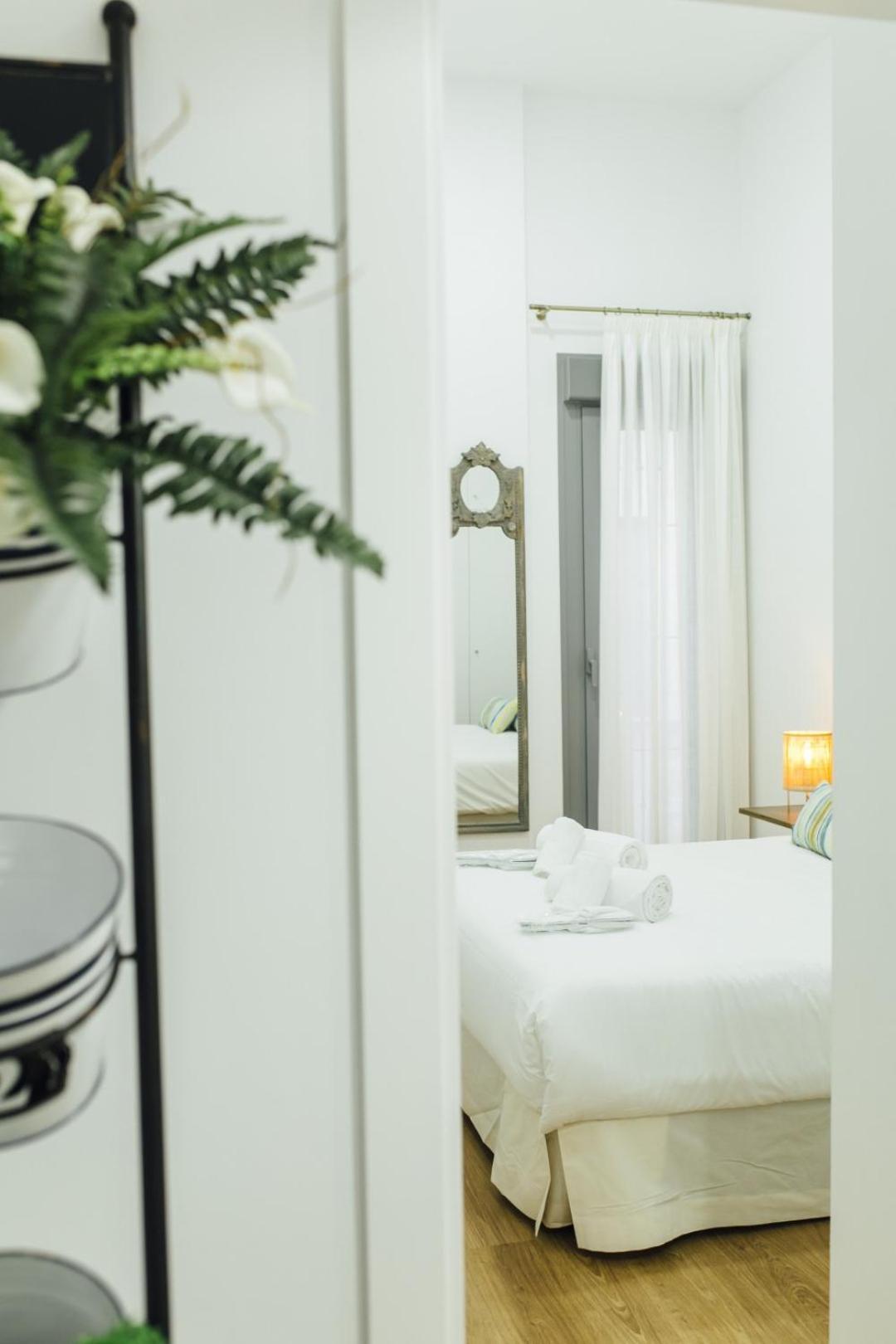 Modern With Seasonal Swimming Pool- 1Bd 1Bth- Goyeneta Apartment Seville Exterior photo